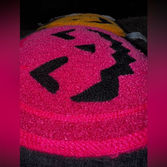 🎃 NWT Lovingkindness Halloween Pumpkin  🎃  Decorative Pillow - Picture 4 of 6